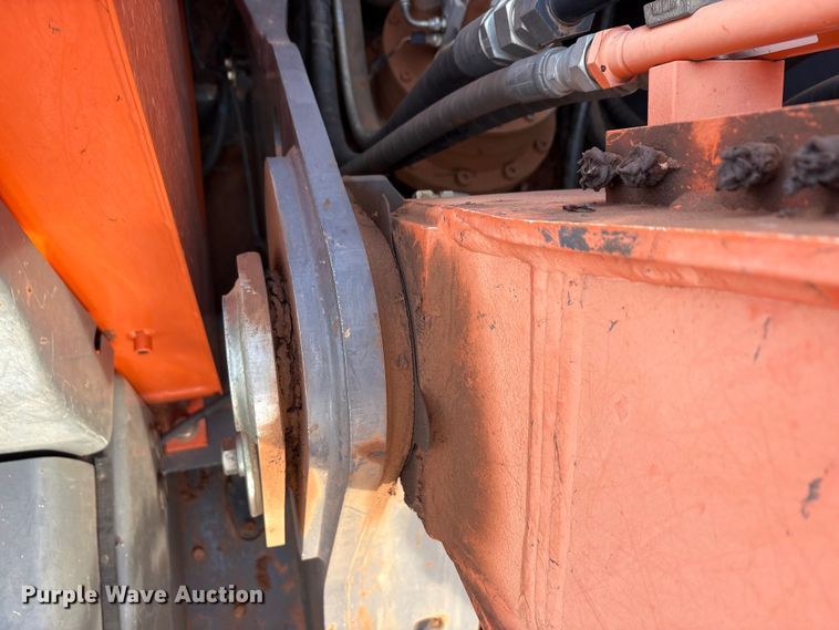 image for item EA7773 2009 Hitachi Zaxis 240LC-3 excavator