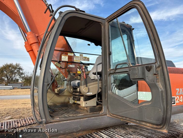 image for item EA7773 2009 Hitachi Zaxis 240LC-3 excavator