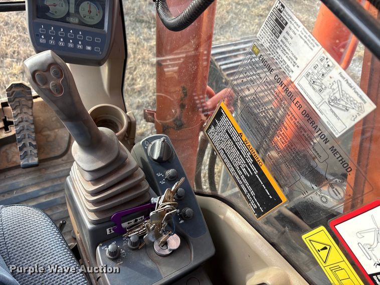 image for item EA7773 2009 Hitachi Zaxis 240LC-3 excavator