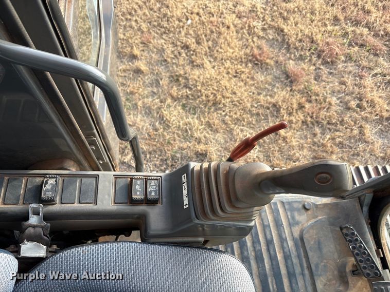 image for item EA7773 2009 Hitachi Zaxis 240LC-3 excavator