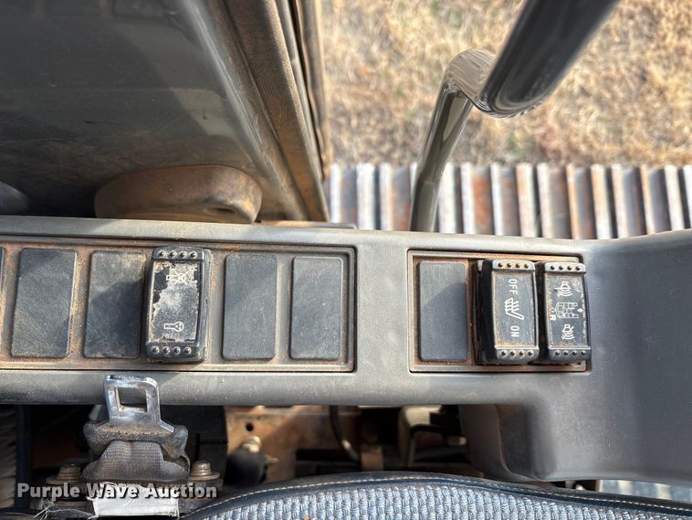 image for item EA7773 2009 Hitachi Zaxis 240LC-3 excavator