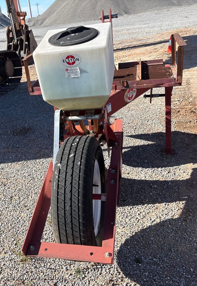 image for item EA7775 Elston  GA-800 Gopher Getter applicator