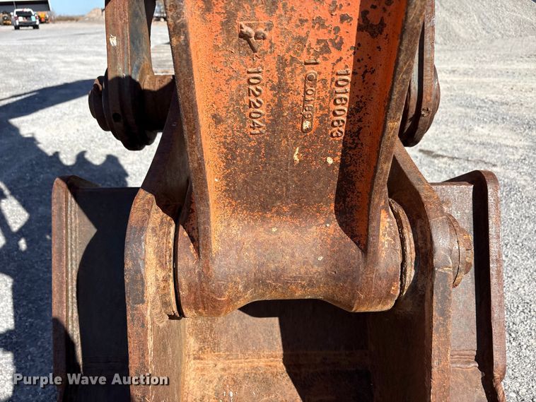 image for item EA7776 1999 Hitachi EX200LC-5 excavator