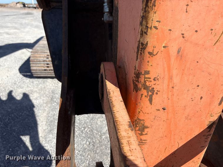 image for item EA7776 1999 Hitachi EX200LC-5 excavator