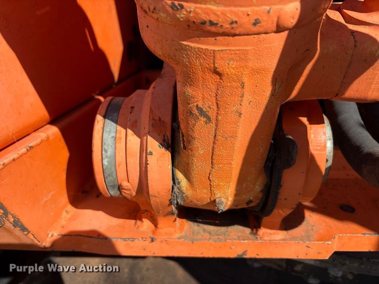 image for item EA7776 1999 Hitachi EX200LC-5 excavator