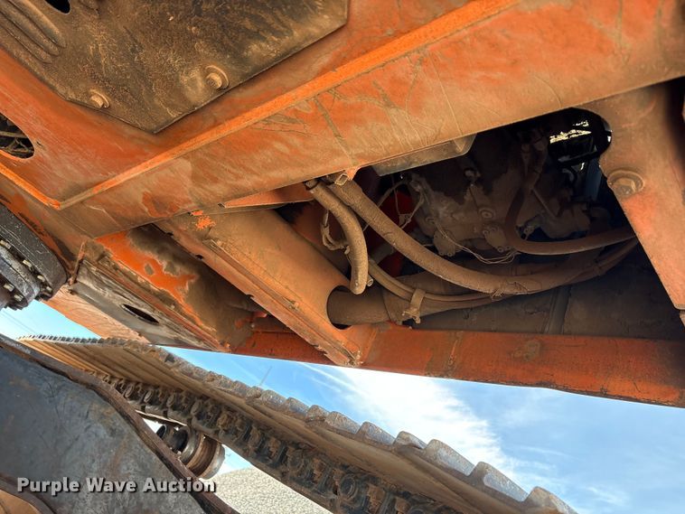 image for item EA7776 1999 Hitachi EX200LC-5 excavator