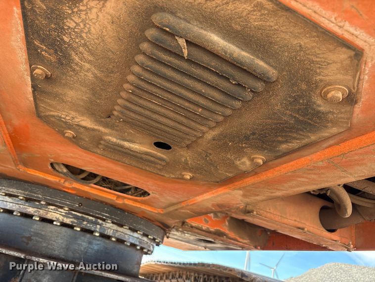 image for item EA7776 1999 Hitachi EX200LC-5 excavator