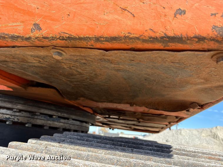 image for item EA7776 1999 Hitachi EX200LC-5 excavator