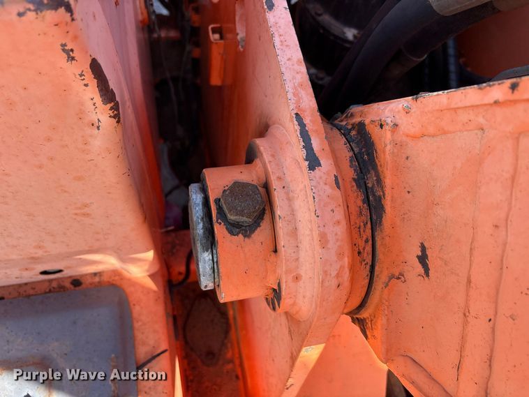 image for item EA7776 1999 Hitachi EX200LC-5 excavator