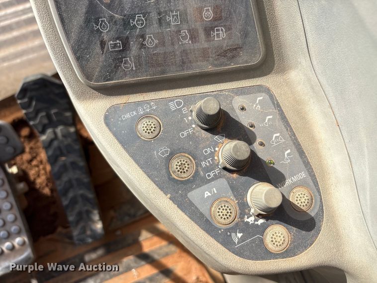 image for item EA7776 1999 Hitachi EX200LC-5 excavator