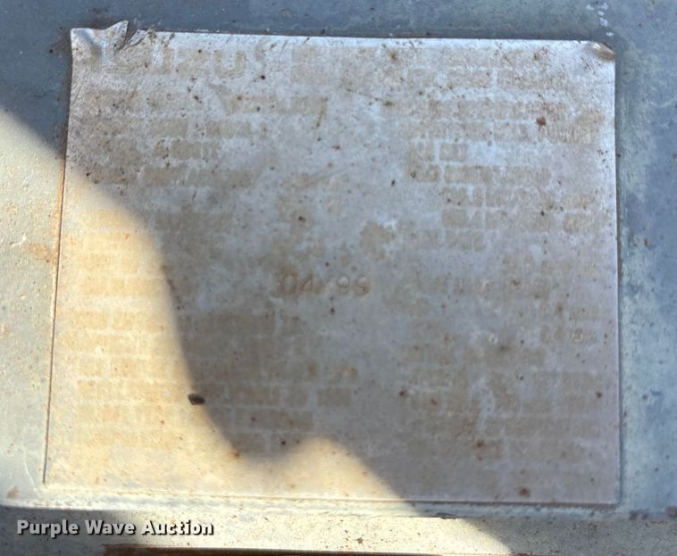 image for item EA7776 1999 Hitachi EX200LC-5 excavator