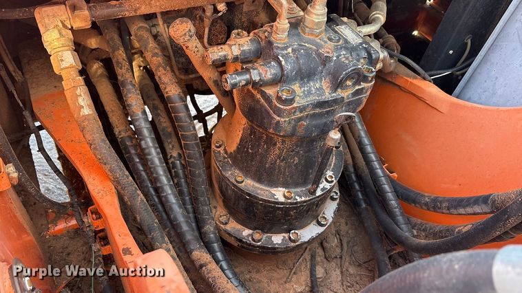 image for item EA7776 1999 Hitachi EX200LC-5 excavator