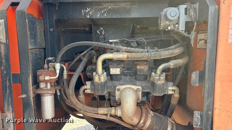 image for item EA7776 1999 Hitachi EX200LC-5 excavator