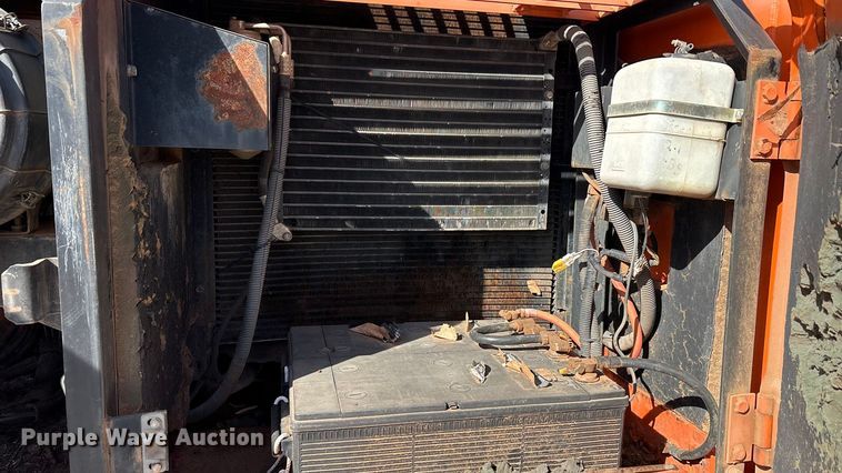 image for item EA7776 1999 Hitachi EX200LC-5 excavator