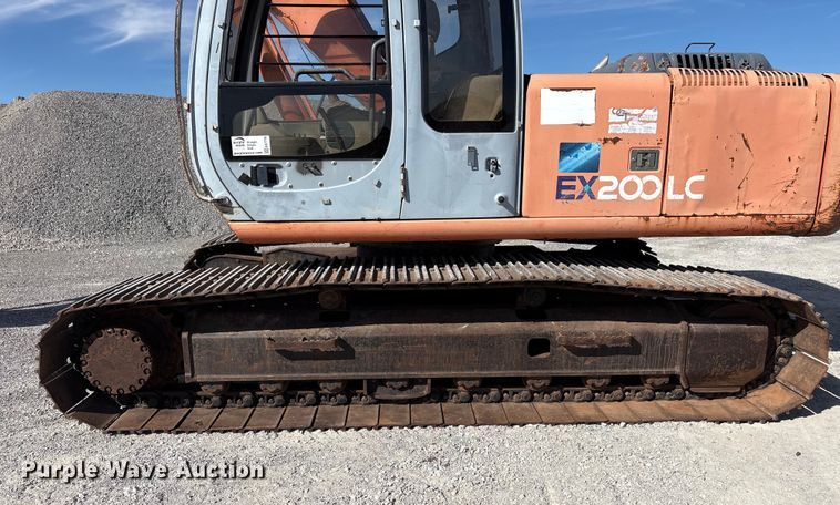 image for item EA7776 1999 Hitachi EX200LC-5 excavator