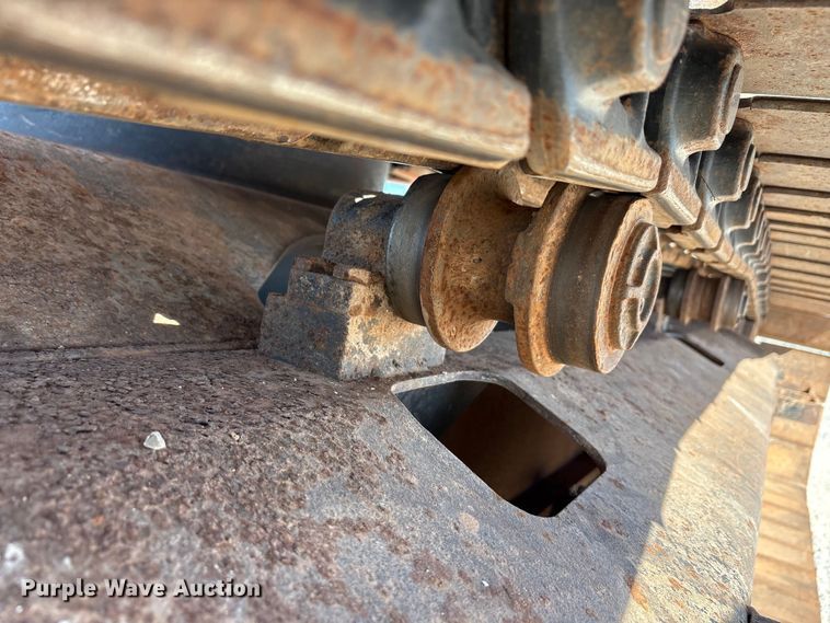 image for item EA7776 1999 Hitachi EX200LC-5 excavator