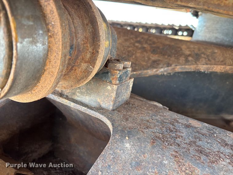 image for item EA7776 1999 Hitachi EX200LC-5 excavator