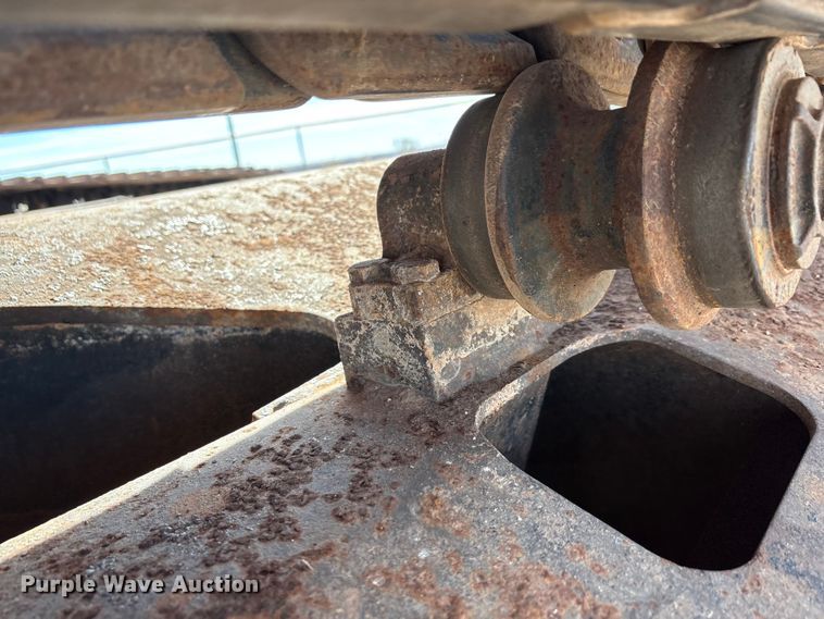 image for item EA7776 1999 Hitachi EX200LC-5 excavator