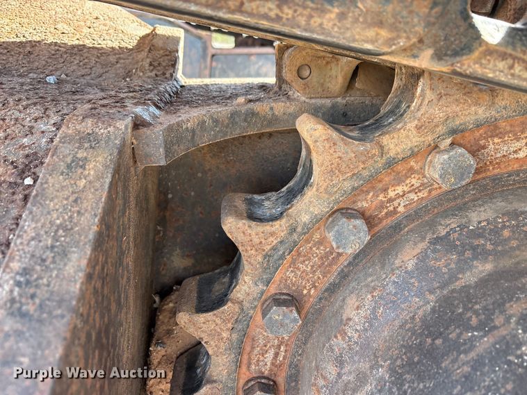 image for item EA7776 1999 Hitachi EX200LC-5 excavator