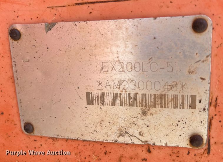 image for item EA7776 1999 Hitachi EX200LC-5 excavator