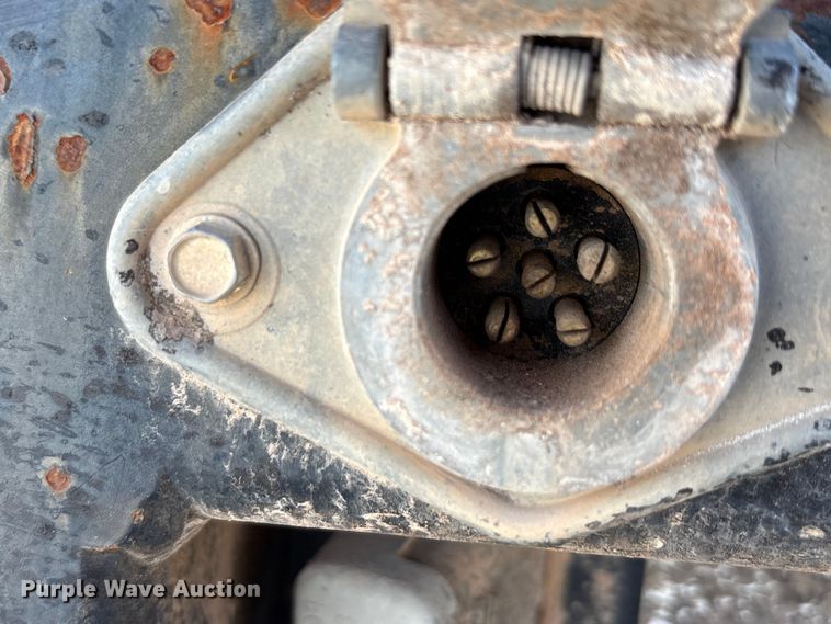 image for item EA7777 2006 Ford F350 Super Duty Ext. Cab flatbed pickup truck