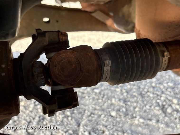 image for item EA7777 2006 Ford F350 Super Duty Ext. Cab flatbed pickup truck