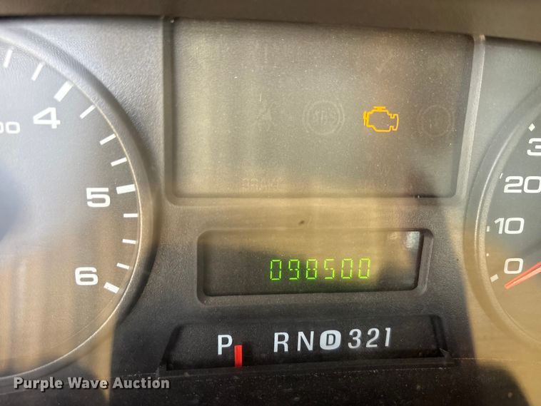 image for item EA7777 2006 Ford F350 Super Duty Ext. Cab flatbed pickup truck