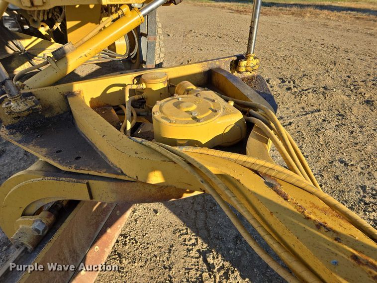 image for item EB1120 1996 Caterpillar 140H motor grader