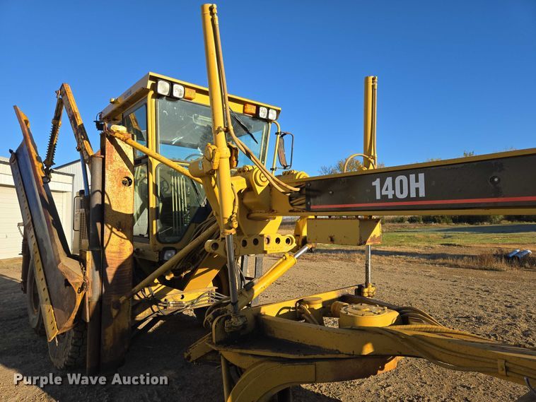 image for item EB1120 1996 Caterpillar 140H motor grader