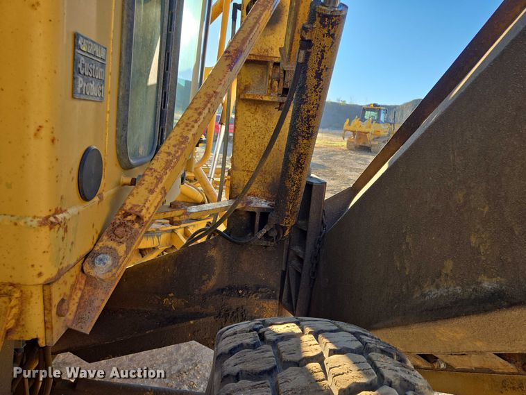 image for item EB1120 1996 Caterpillar 140H motor grader