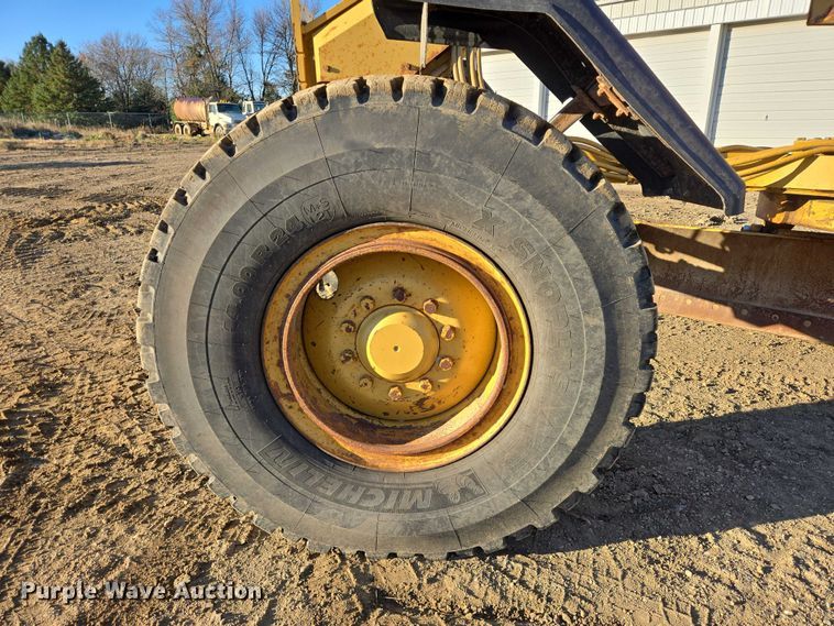 image for item EB1120 1996 Caterpillar 140H motor grader