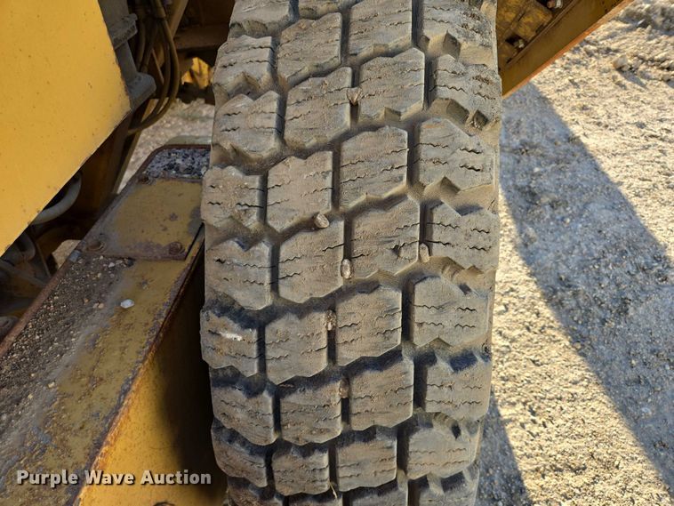 image for item EB1120 1996 Caterpillar 140H motor grader