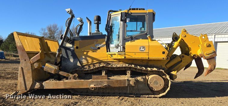 image for item EB1124 2014 John Deere 950J dozer