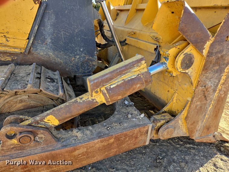 image for item EB1124 2014 John Deere 950J dozer