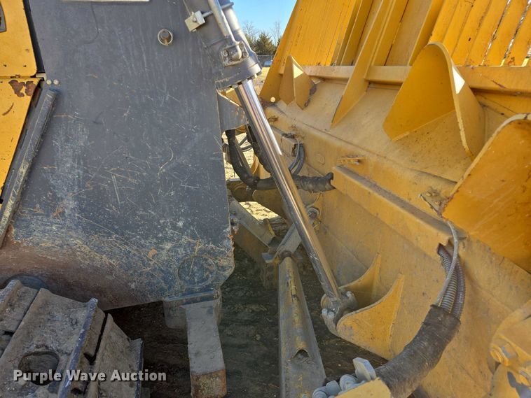 image for item EB1124 2014 John Deere 950J dozer