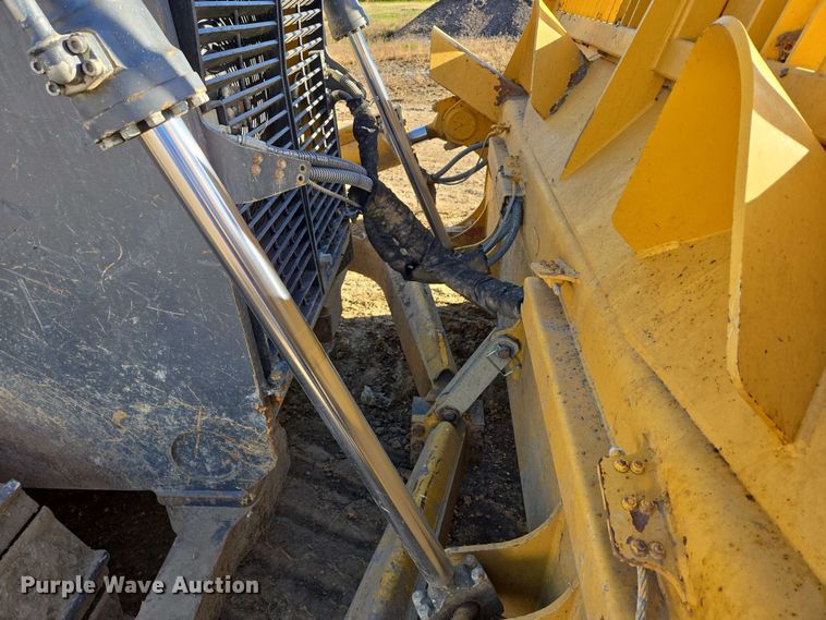 image for item EB1124 2014 John Deere 950J dozer