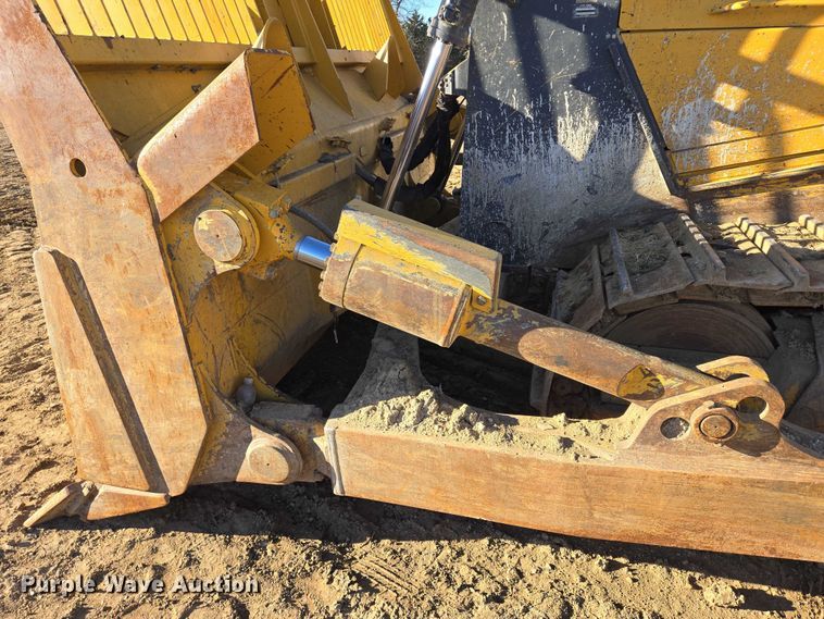 image for item EB1124 2014 John Deere 950J dozer