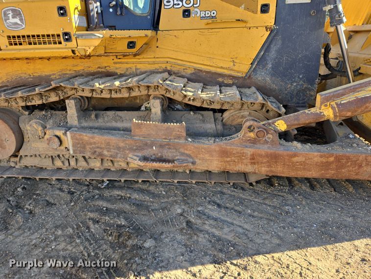 image for item EB1124 2014 John Deere 950J dozer