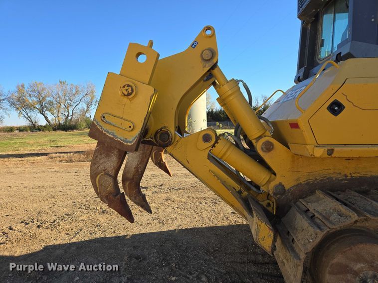 image for item EB1124 2014 John Deere 950J dozer