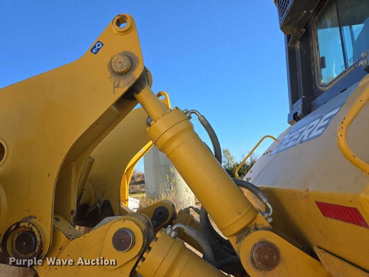 image for item EB1124 2014 John Deere 950J dozer