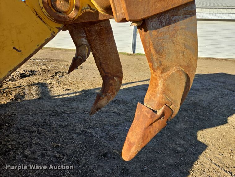 image for item EB1124 2014 John Deere 950J dozer