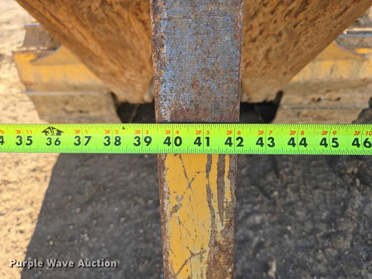 image for item EB1124 2014 John Deere 950J dozer