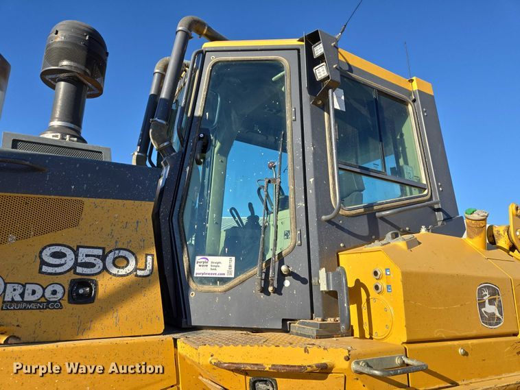 image for item EB1124 2014 John Deere 950J dozer