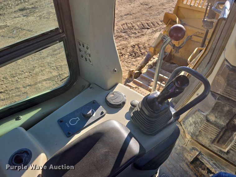 image for item EB1124 2014 John Deere 950J dozer