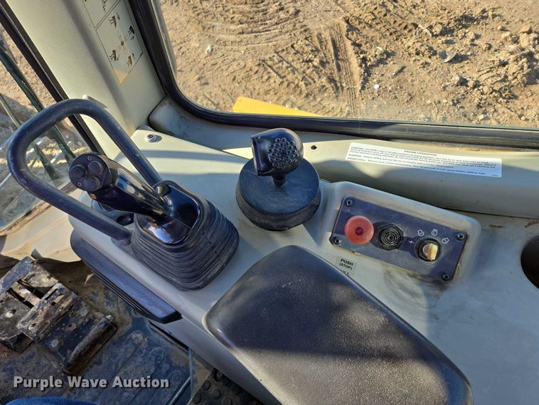 image for item EB1124 2014 John Deere 950J dozer