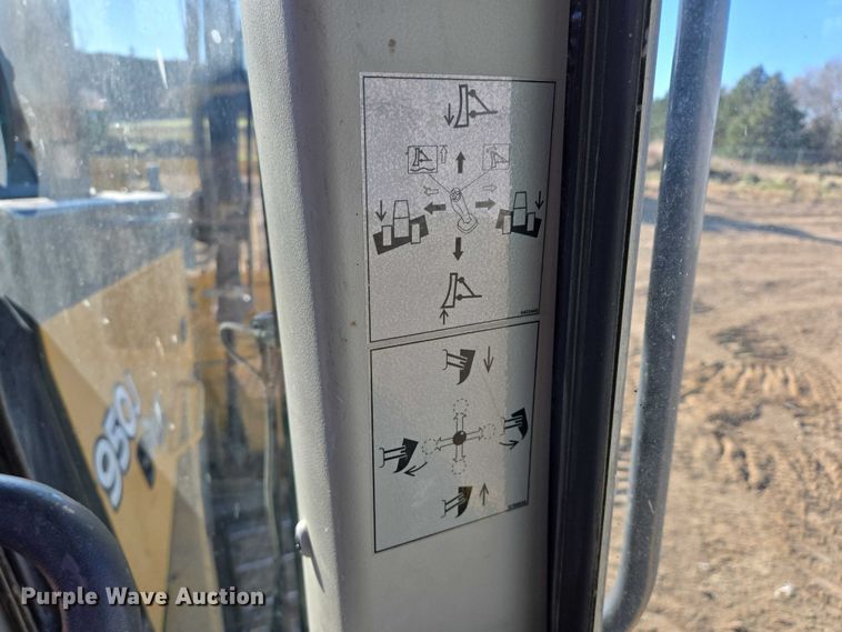 image for item EB1124 2014 John Deere 950J dozer