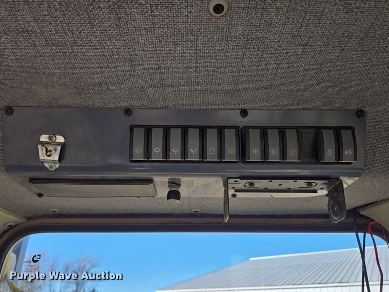 image for item EB1124 2014 John Deere 950J dozer