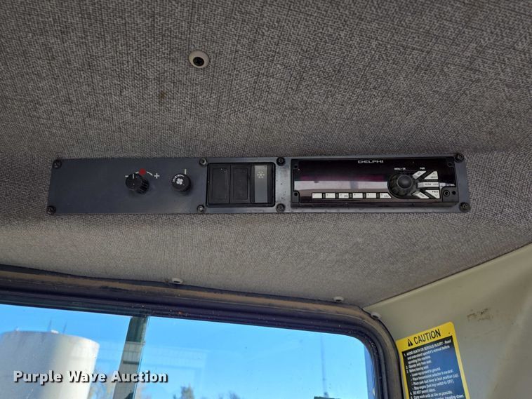 image for item EB1124 2014 John Deere 950J dozer