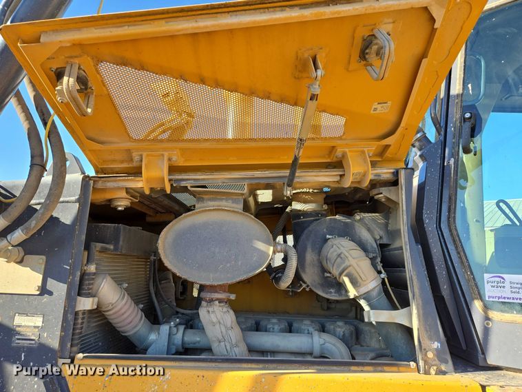 image for item EB1124 2014 John Deere 950J dozer