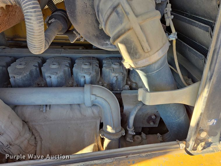 image for item EB1124 2014 John Deere 950J dozer